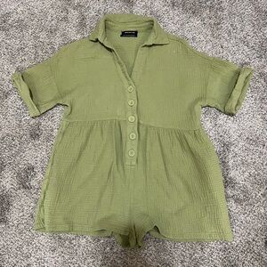 Urban Outfitters romper size xs